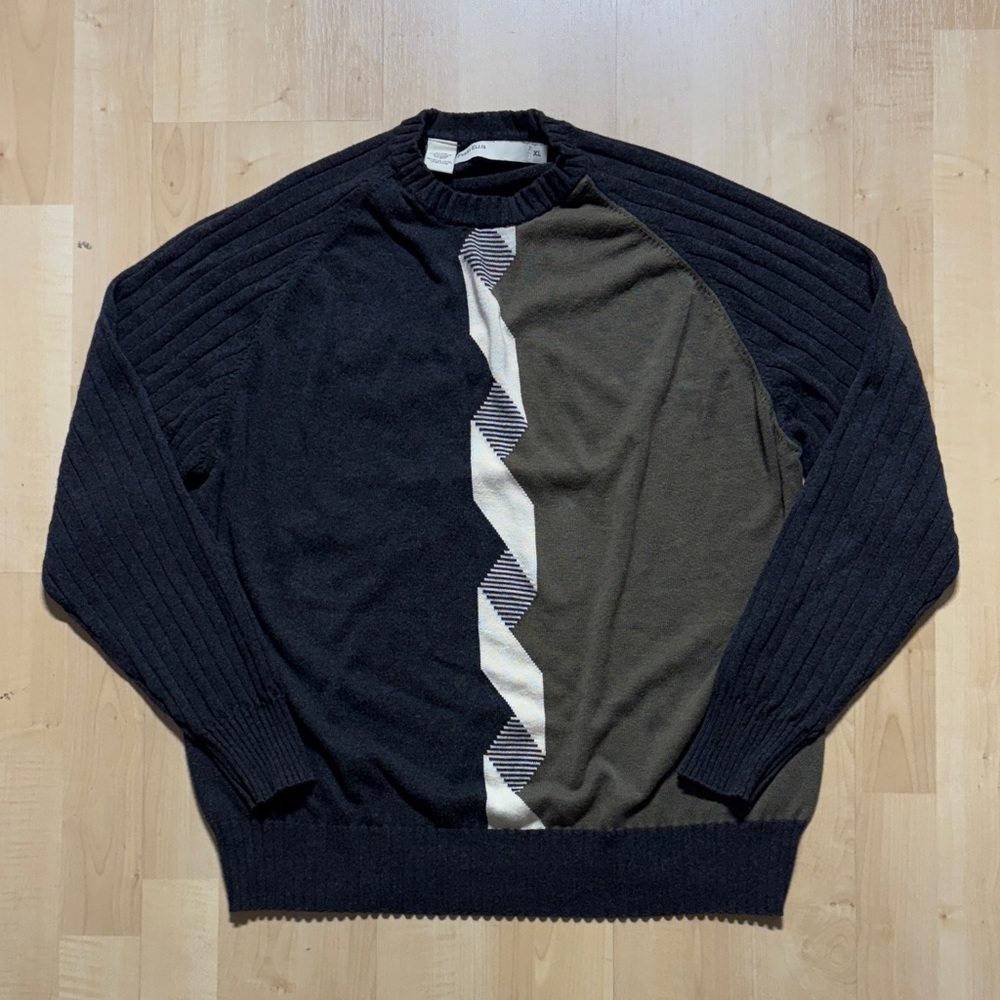 Perry Ellis Black and Olive Crewneck Sweater with Chevron Design